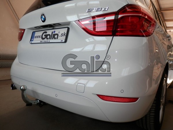 BMW-X1-SUV-2015-prevedenie-C-2